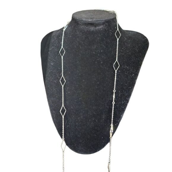 Geometric Elegance Silver Necklace (NWOT) - Picture 3 of 8